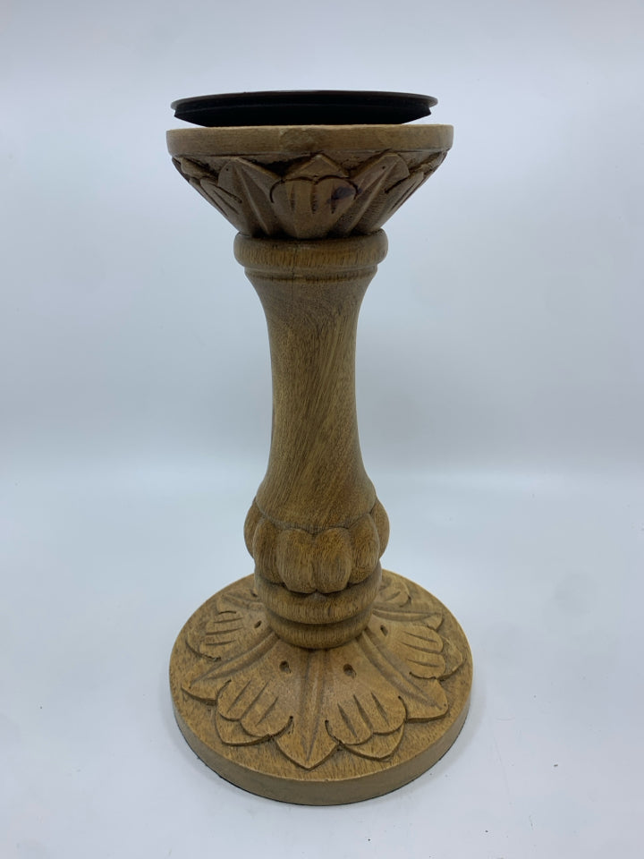 WOOD CARVED PEDESTAL PILLAR CANDLE HOLDER.