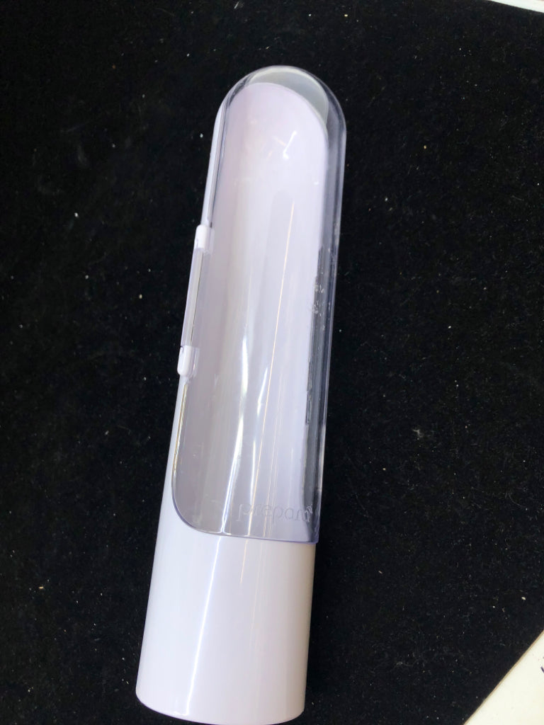 WHITE PLASTIC HERB SAVER.