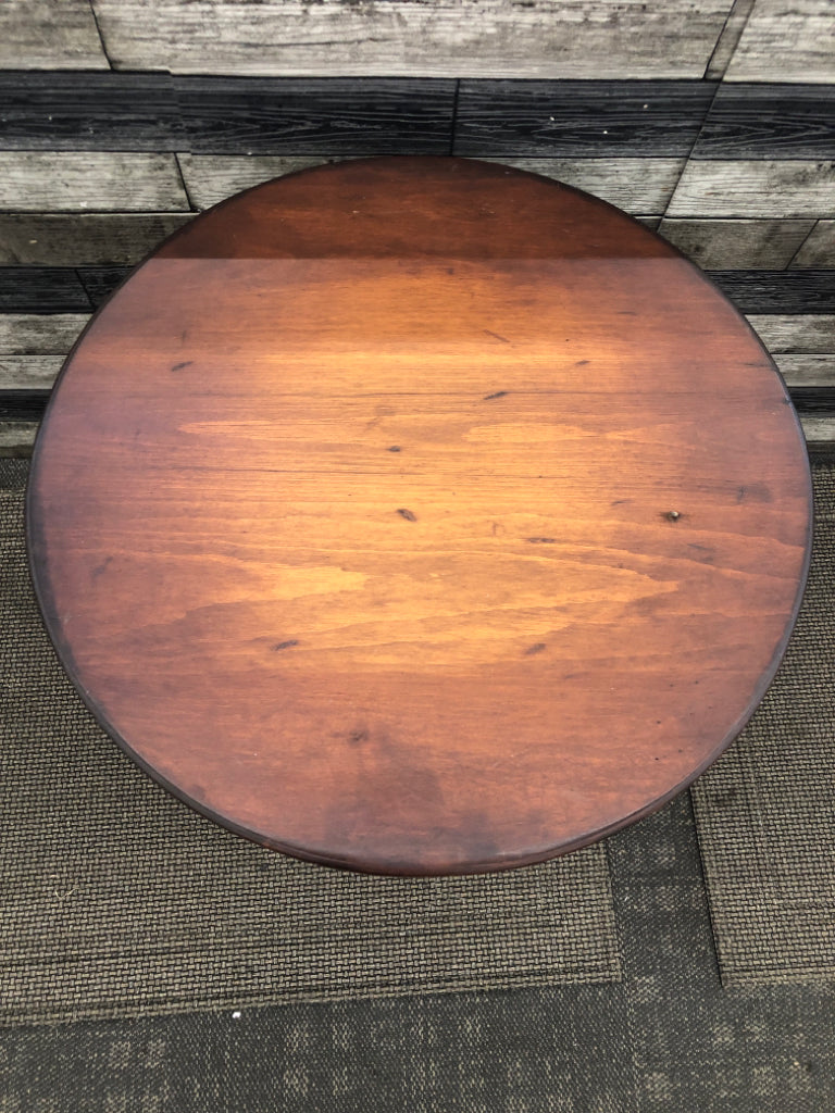 ROUND SIDE TABLE W/SHELF, DARK WOOD FINISH.