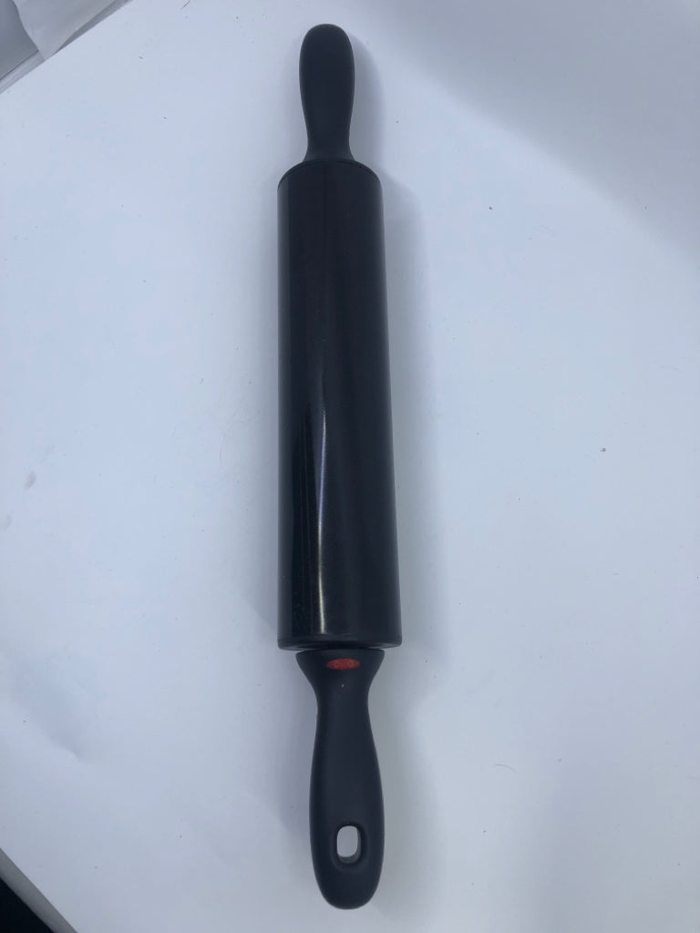 BLACK OXO ROLLING PIN.