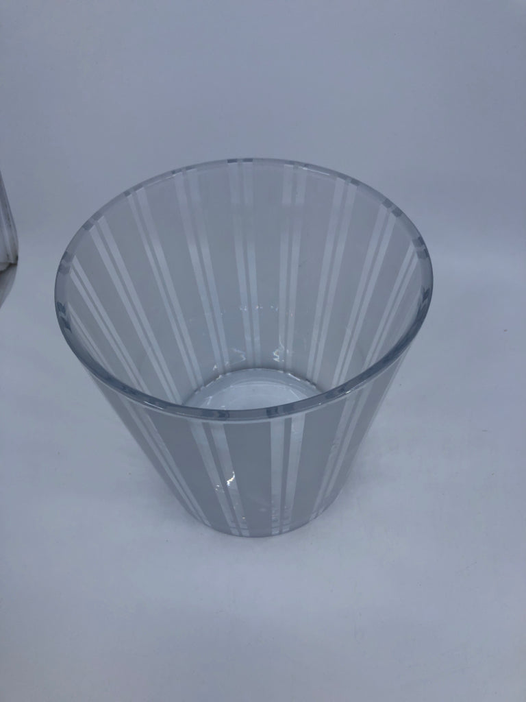 FROSTED STRIPES GLASS ICE BUCKET.