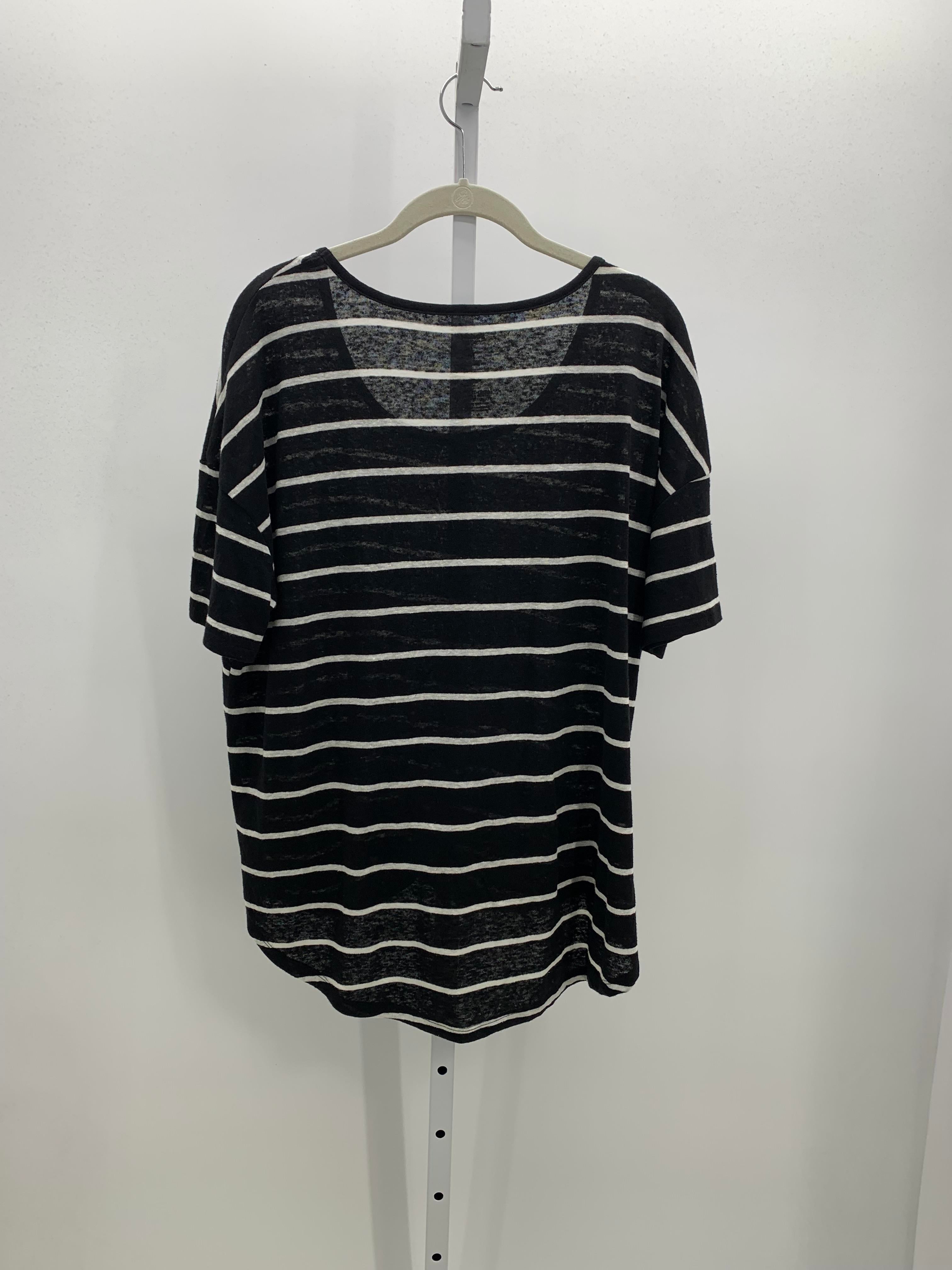 Sonoma Size Medium Misses Short Sleeve Shirt