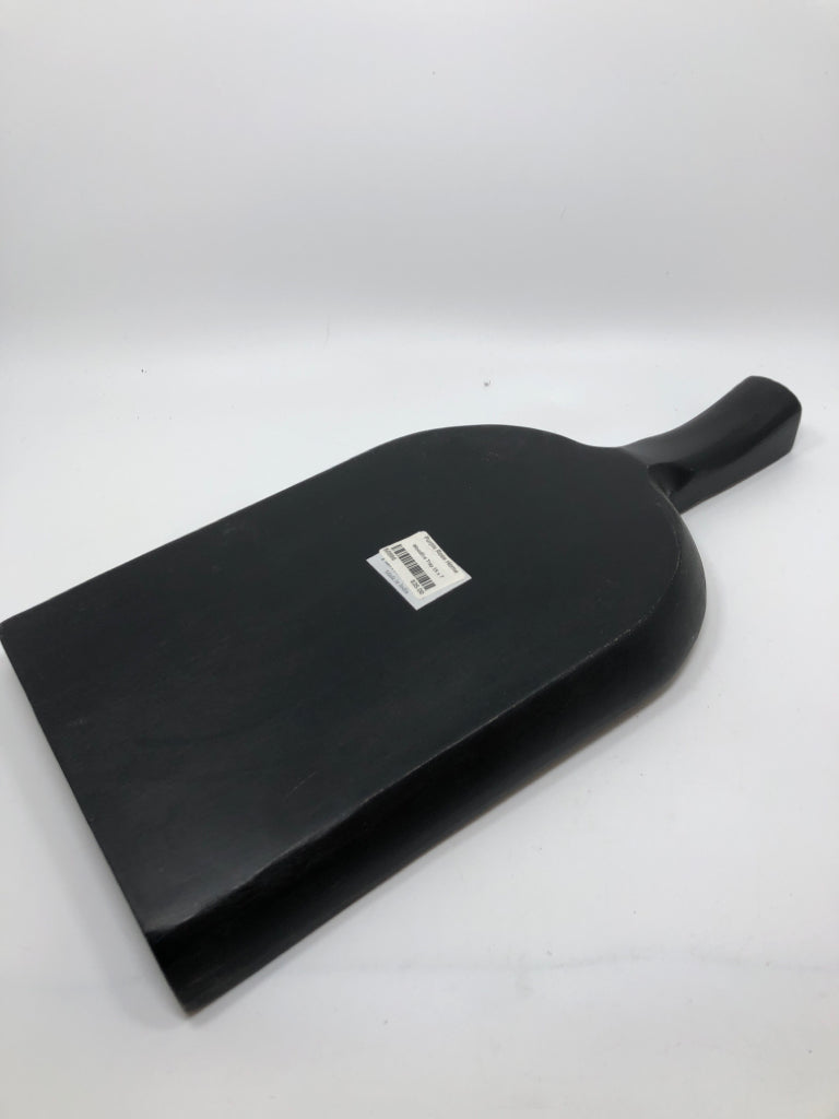 BLACK-PAINTED WOODFIRE TRAY.