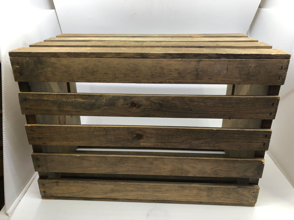 WOOD MILK CRATE W HANDLE.