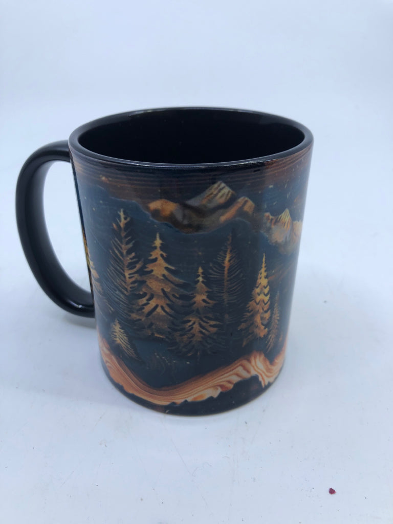 MOUNTAINS AND TREE MUG.