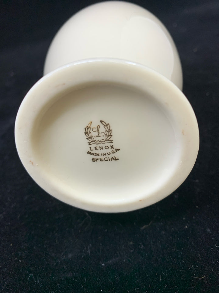 FOOTED PLAIN IVORY LENOX VASE W/ GOLD DETAILS.