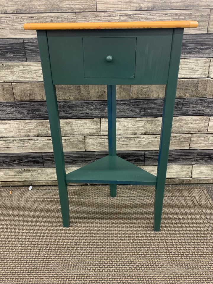 GREEN CORNER TABLE W/DRAWER.