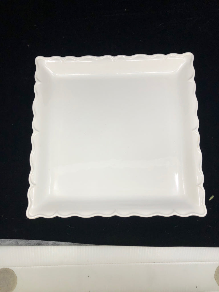 CERAMIC SQUARE WAVY EDGE SERVER.