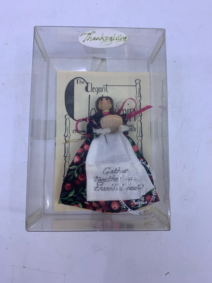 NIB THANKSGIVING ELEGANT CLOTHESPIN DOLL
