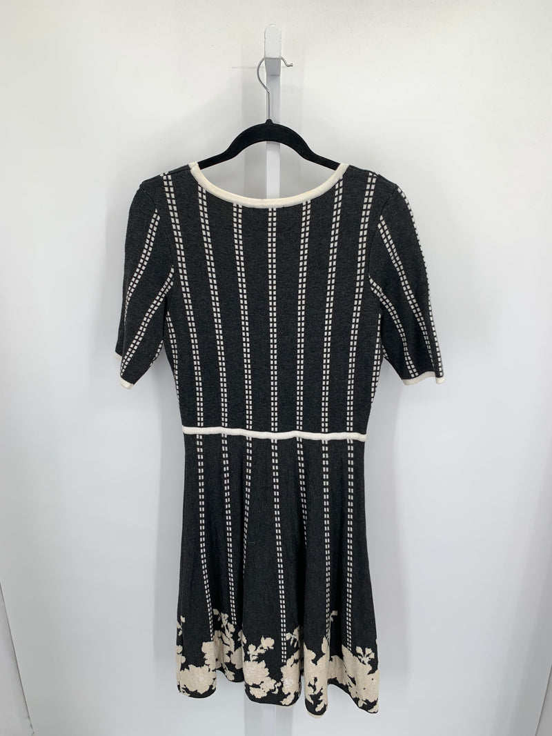 db Size Extra Large Misses Short Sleeve Dress