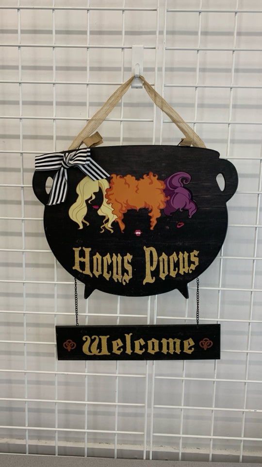 "HOCUS POCUS" HANGING WELCOME SIGN.