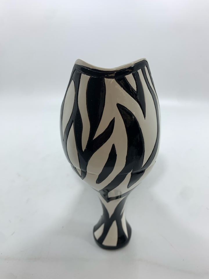 ZEBRA SHOE WINE BOTTLE HOLDER.