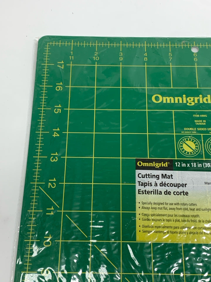 NIP OMNIGRID CUTTING MAT.