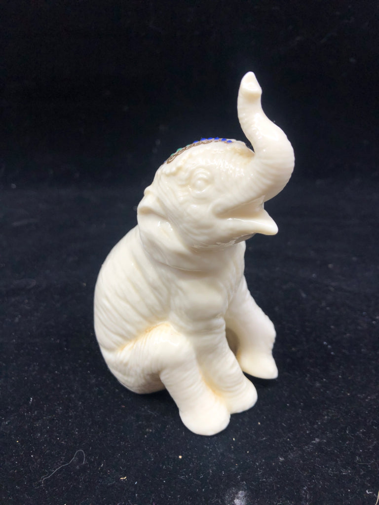 LENOX CHINA JEWELS SITTING ELEPHANT.