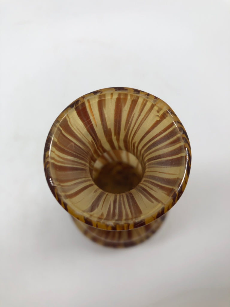 BROWN SWIRL GLASS VASE.