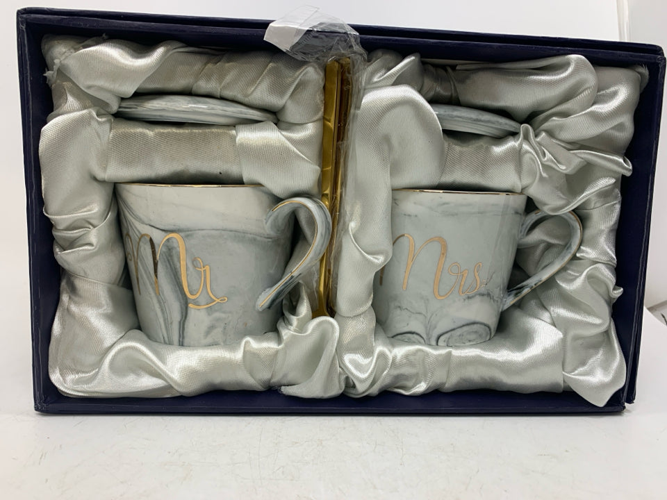 MR & MRS MUG SET IN BOX