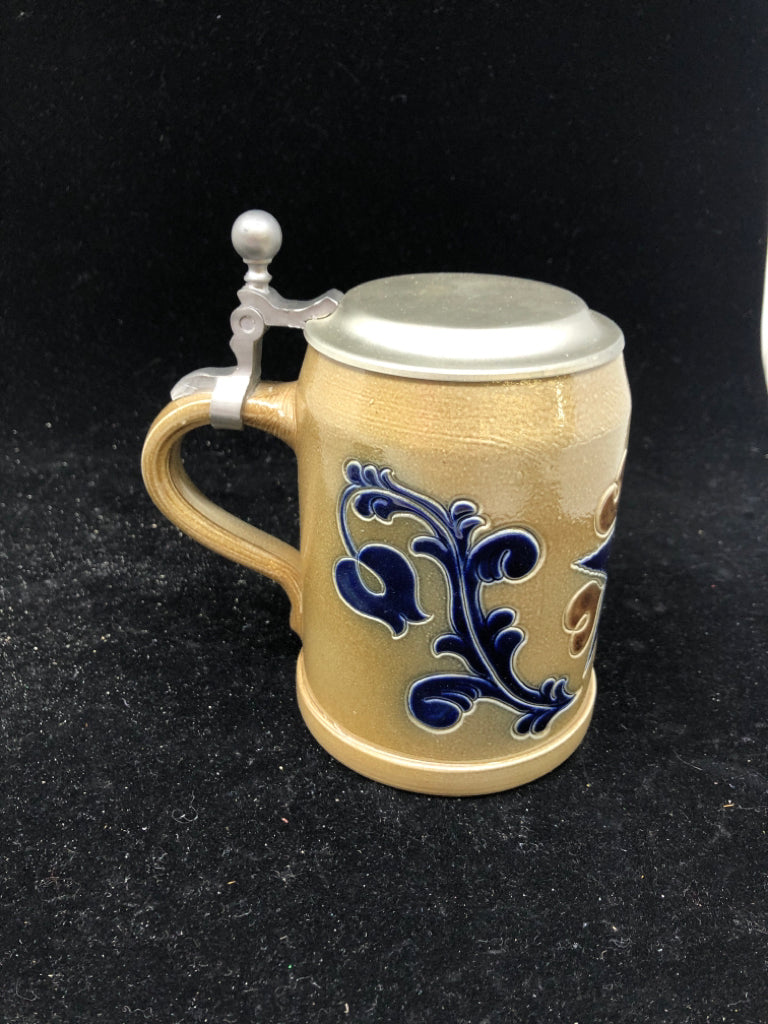 GREY AND BLUE SALT GLAZE BEER STEIN.