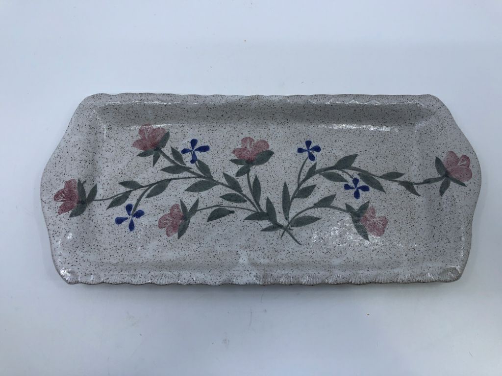 PINK AND BLUE FLOWERS POTTERY TRAY.