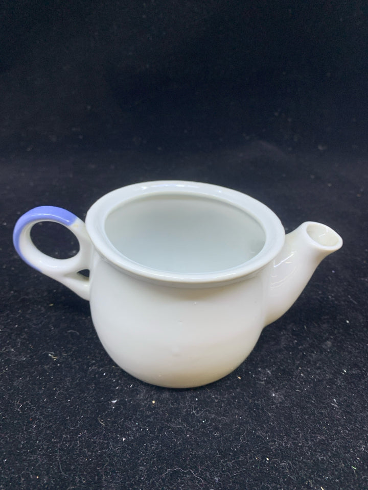 VTG BLUE AND WHITE EGG SEPERATER.