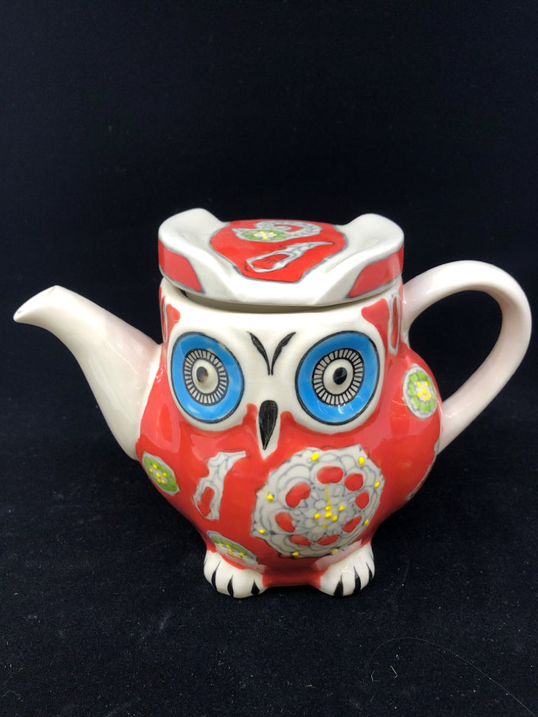 POTTERY RED W/ FLORAL DETAILS OWL TEAPOT.