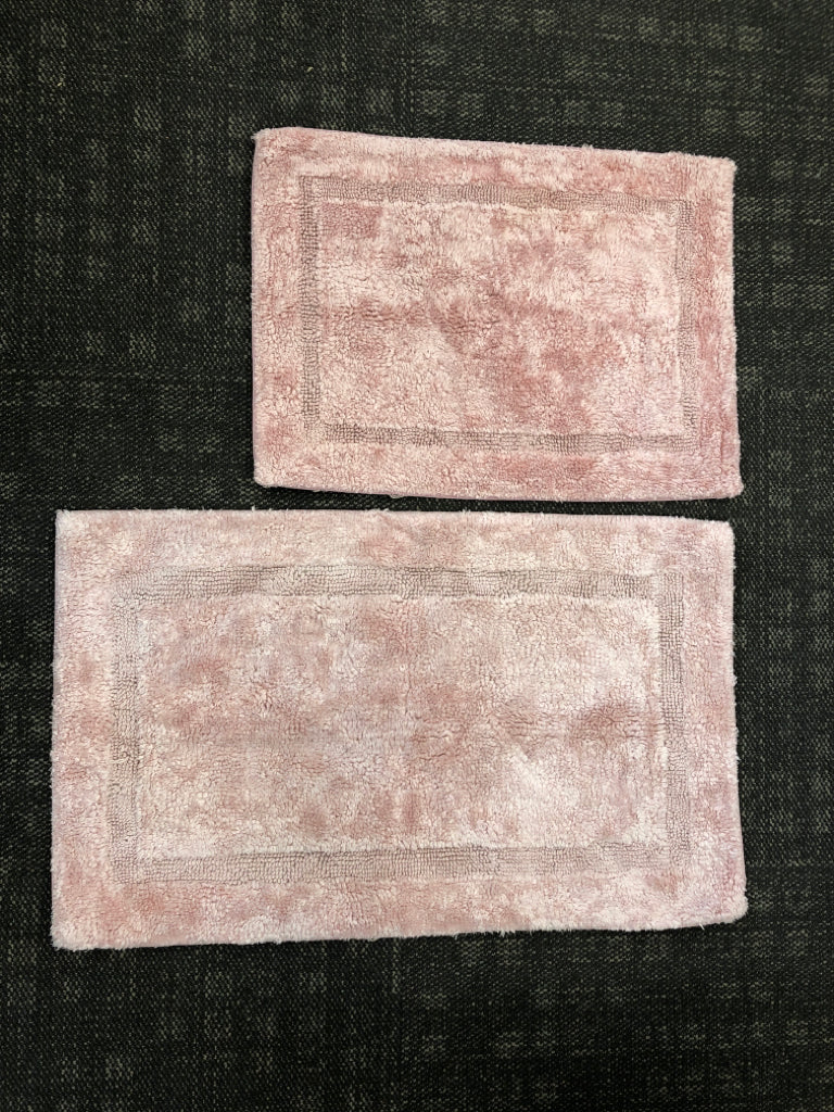 2 PC LIGHT PINK RECTANGLE BATHROOM RUGS.