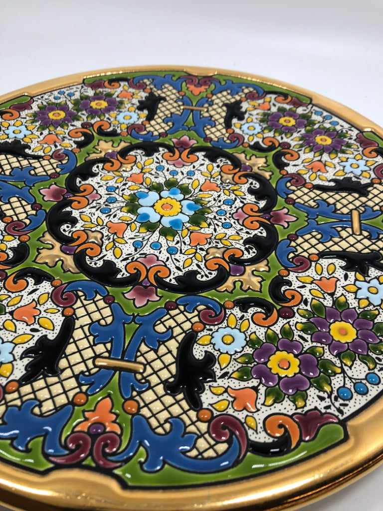 COLORFUL GOLD-DETAILED PLATE DECOR - HAND MADE IN MEXICO.