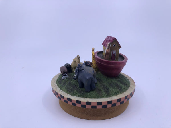 YANKEE CANDLE NOAH'S ARK SCENE CANDLE TOPPER.