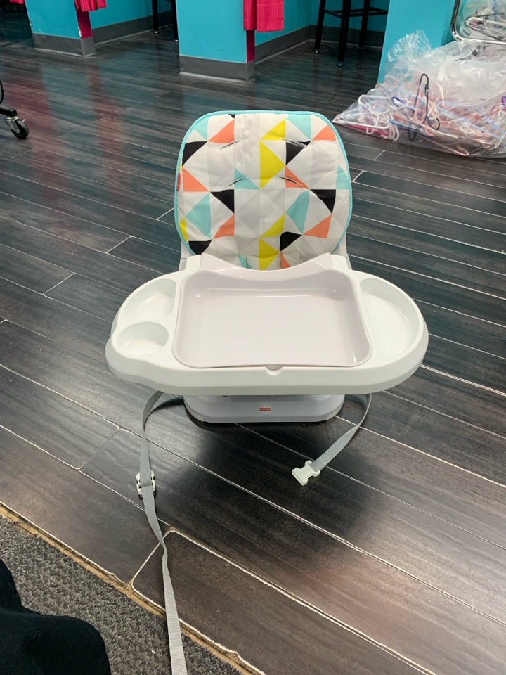 Fisher-Price SpaceSaver High Chair, Portable Baby to Toddler Dining Seat