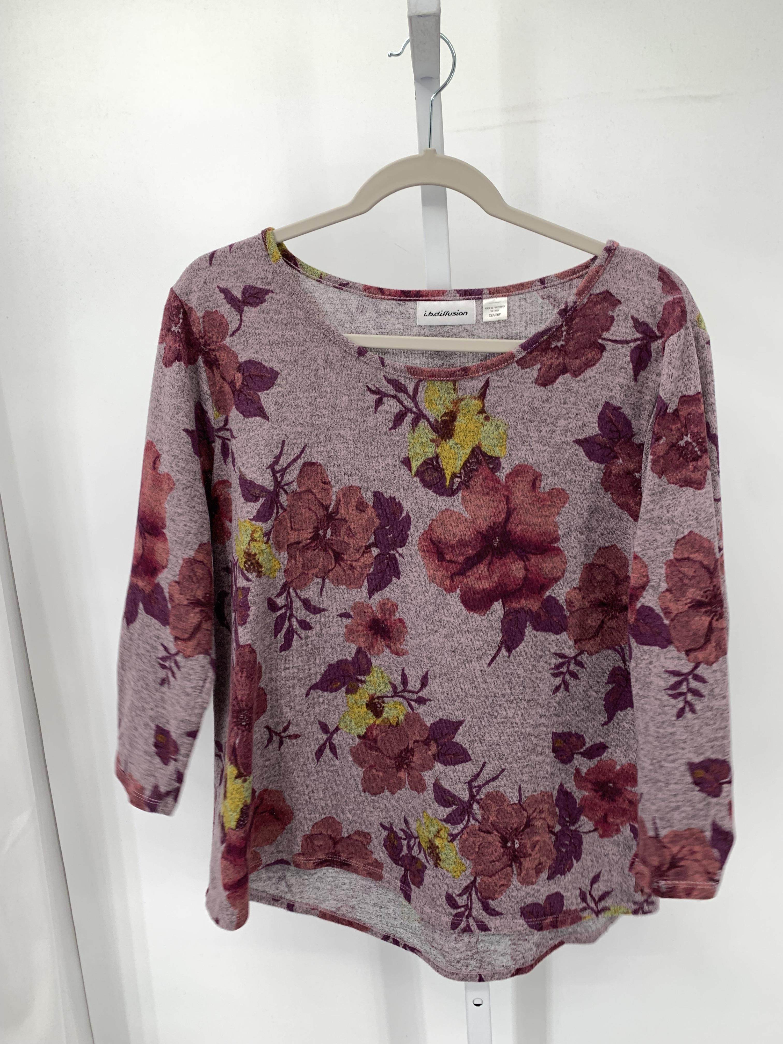 Size X Large Petite Petite 3/4 Sleeve Shirt