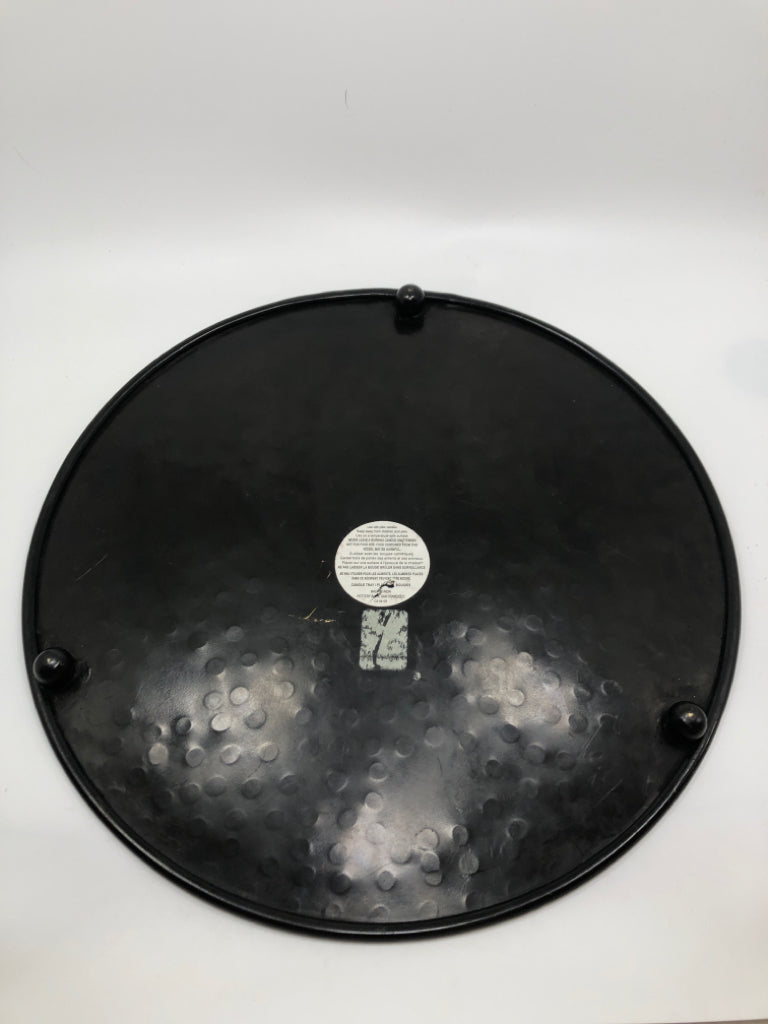 BLACK HAMMERED METAL ACCENT TRAY.