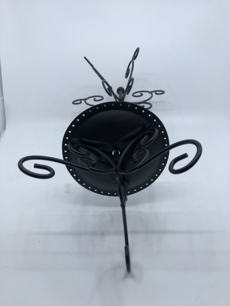 BLACK SCROLL DESIGN SPINNING JEWELRY HOLDER.