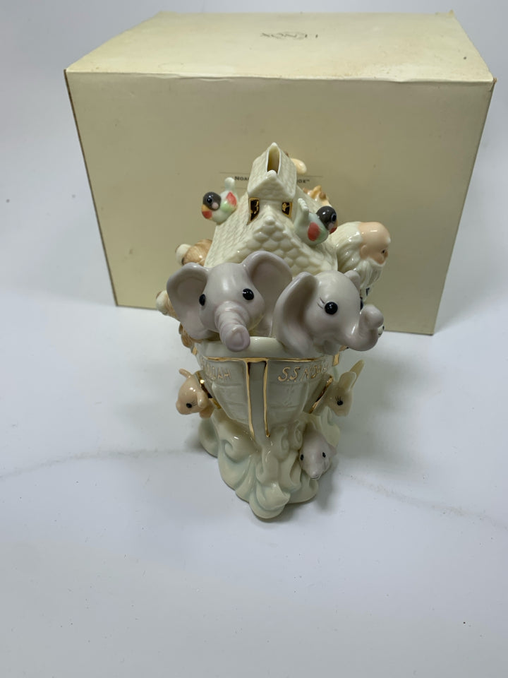 IN BOX NOAH'S ARCH COIN BANK.