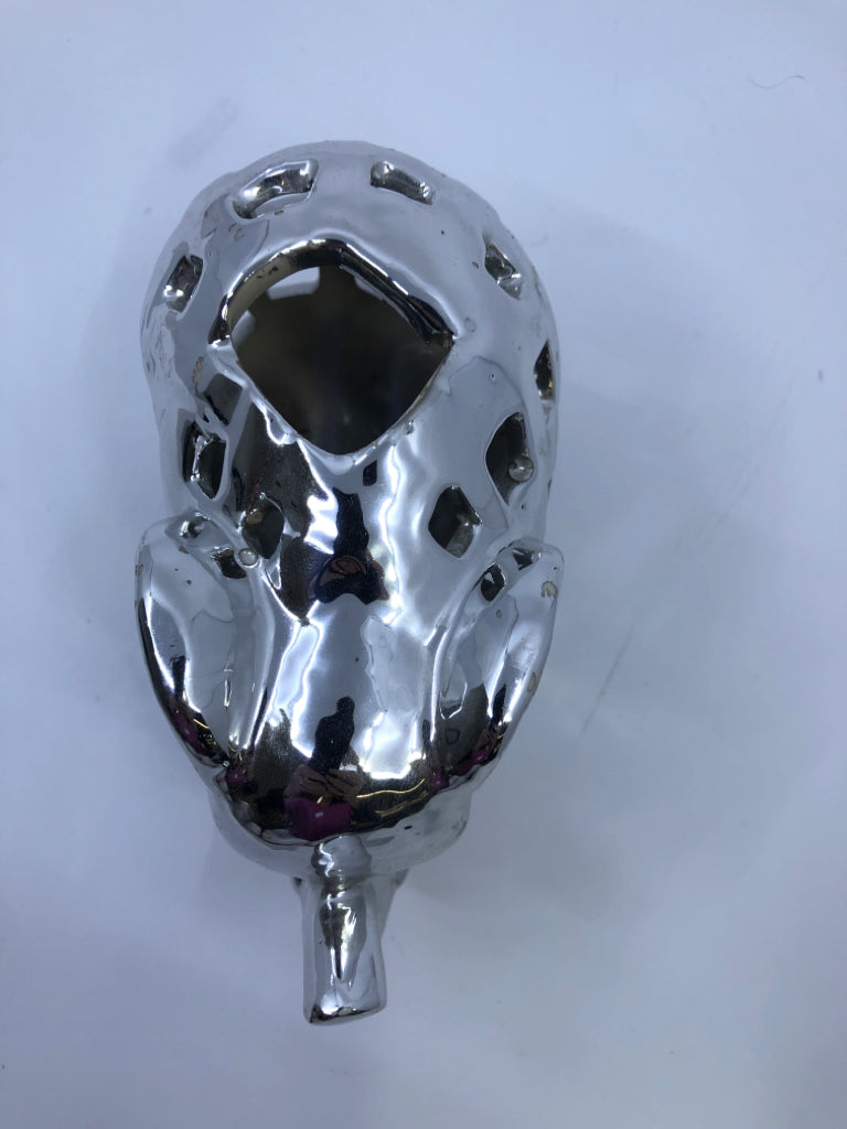 SILVER PIERCED ELEPHANT TEAL LIGHT HOLDER.