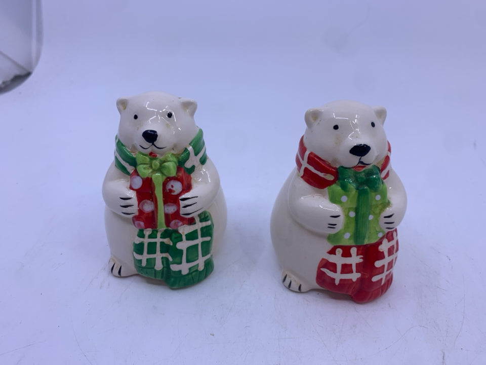POLAR BEAR HOLDING GIFTS SALT AND PEPPER SHAKERS.