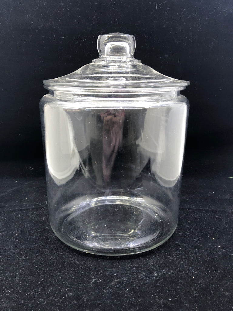 GLASS CANISTER W/LID.