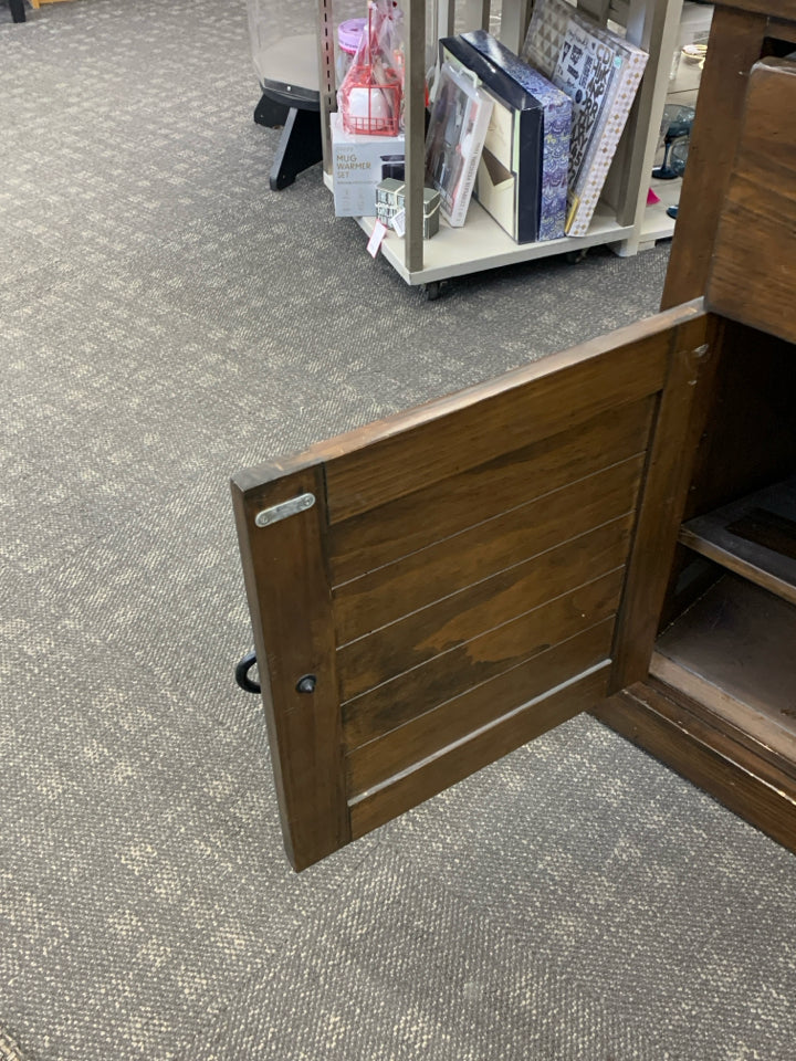 DARK WOOD TV CABINET W SHELF AND BOTTOM CABINET.