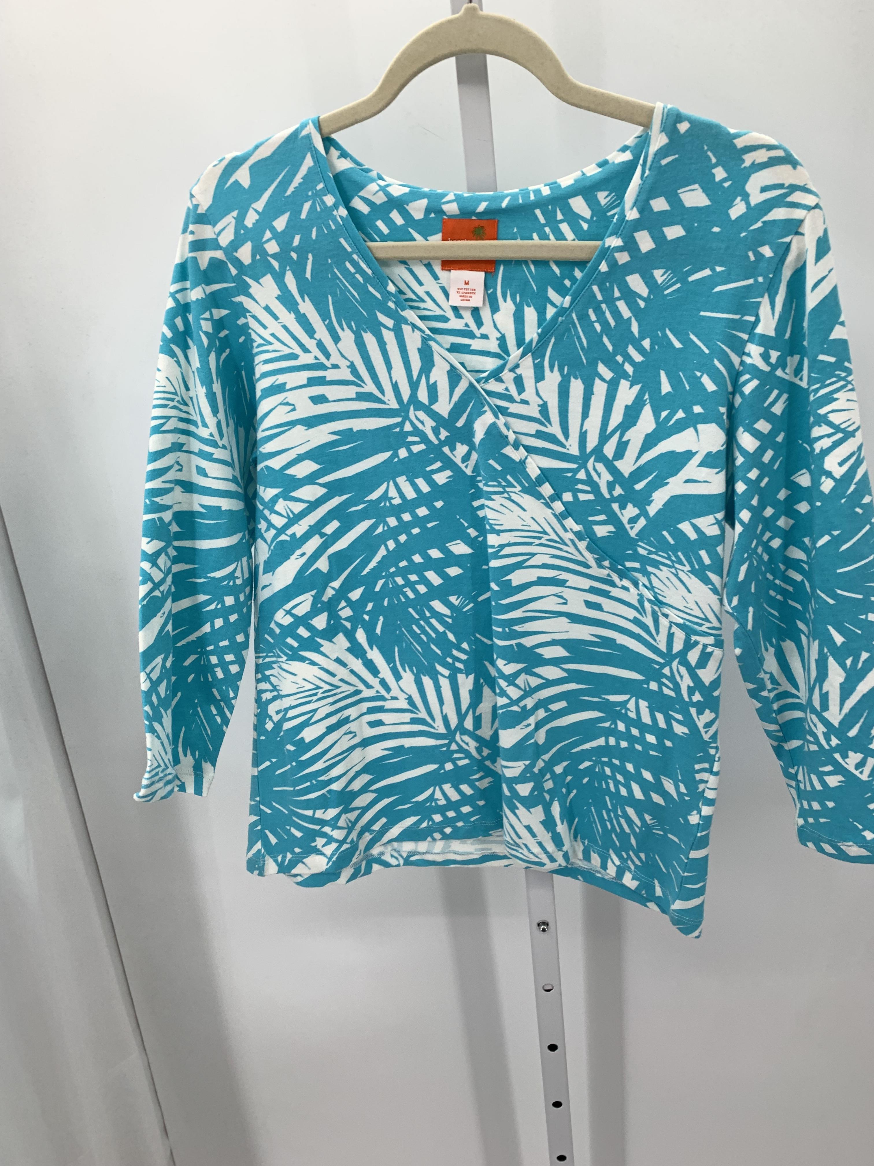 Size Medium Misses 3/4 Sleeve Shirt