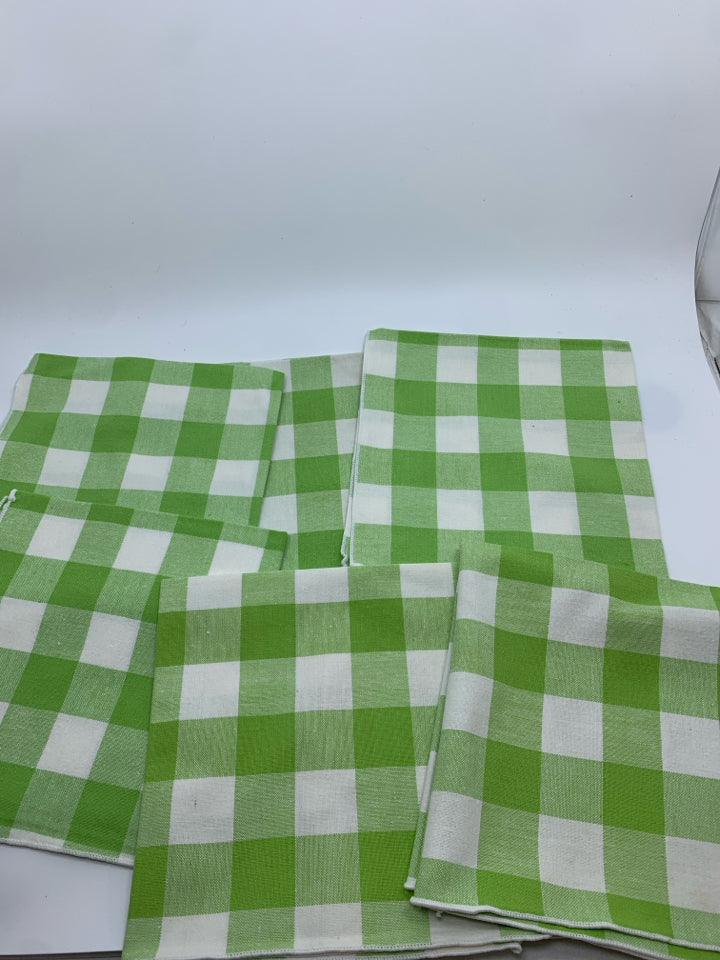 6-GREEN PICNIC STYLE DINNER NAPKINS.