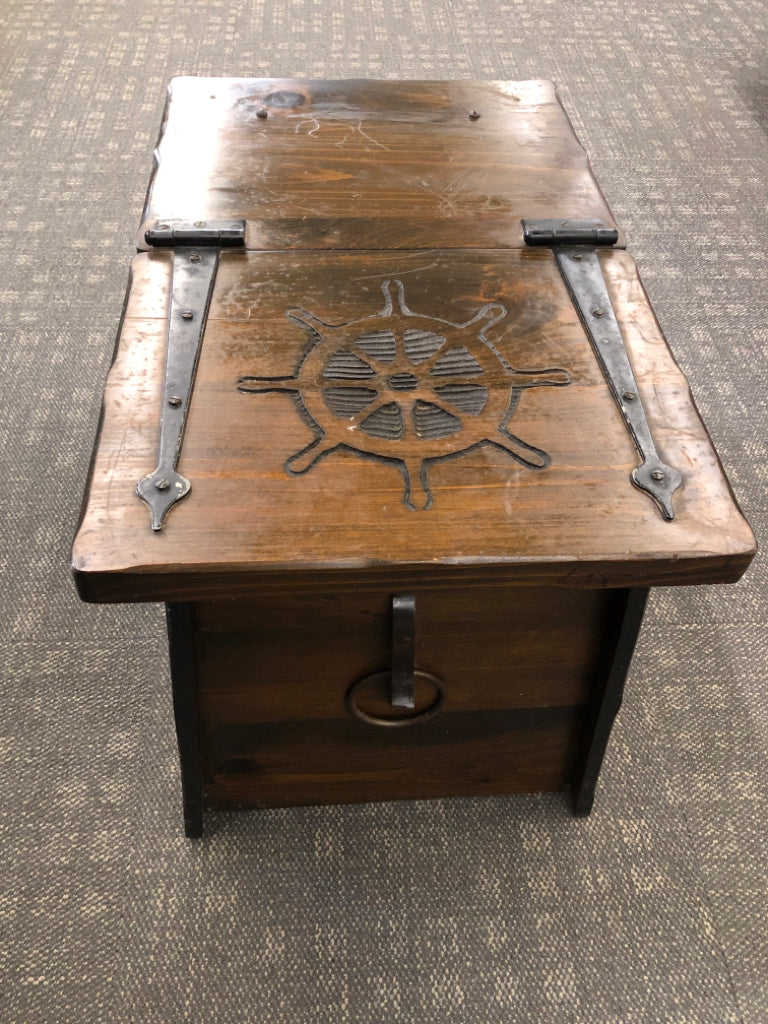 VTG DARK RUSTIC END TABLE W/STORAGE.