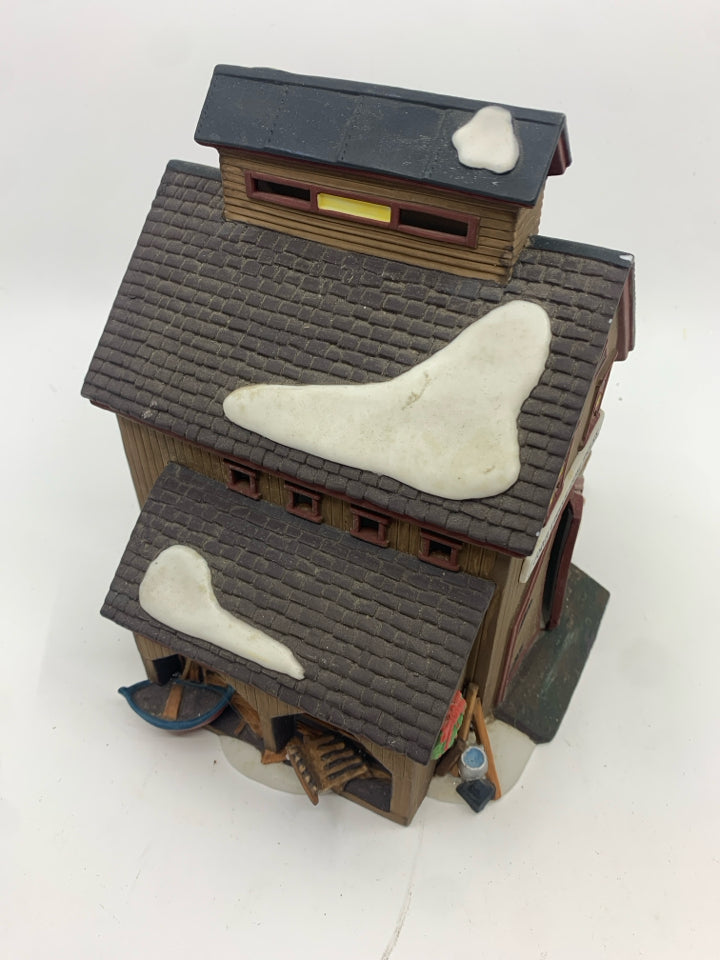 DEPT 56 JOHN PIERCE BOAT WORKS CERAMIC HOUSE.