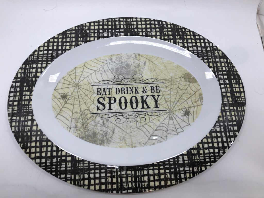 EAT, DRINK AND BE SPOOKY PLASTIC SERVING PLATTER.