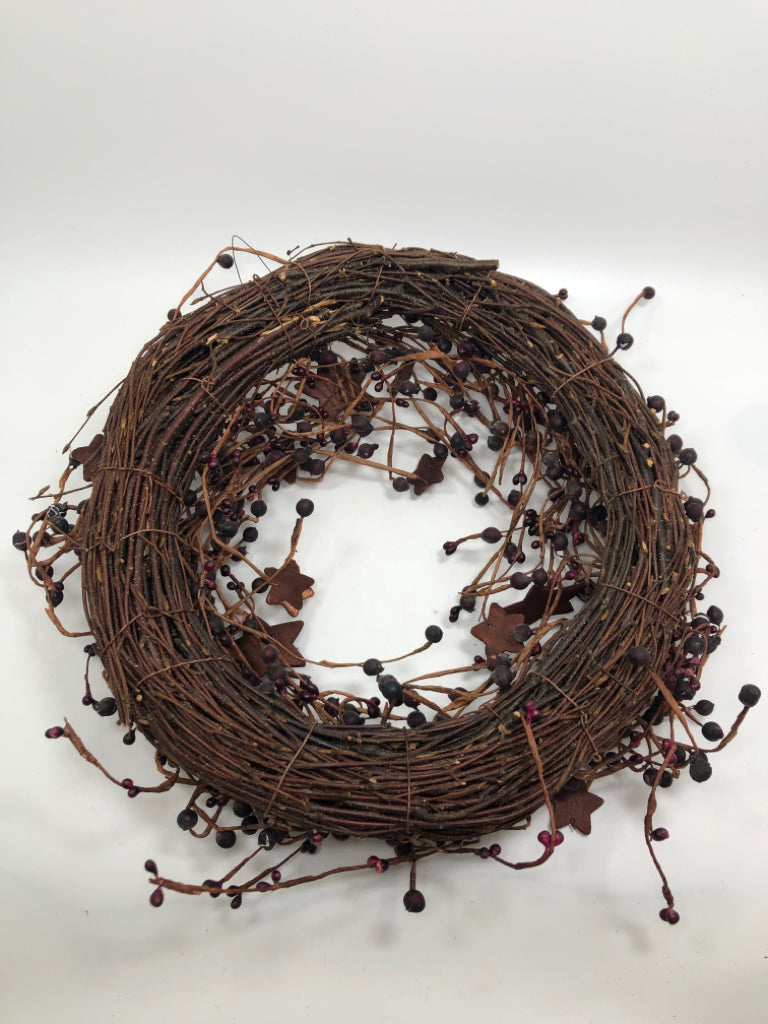 PRIMITIVE TWIG AND PIP BERRIES WREATH.