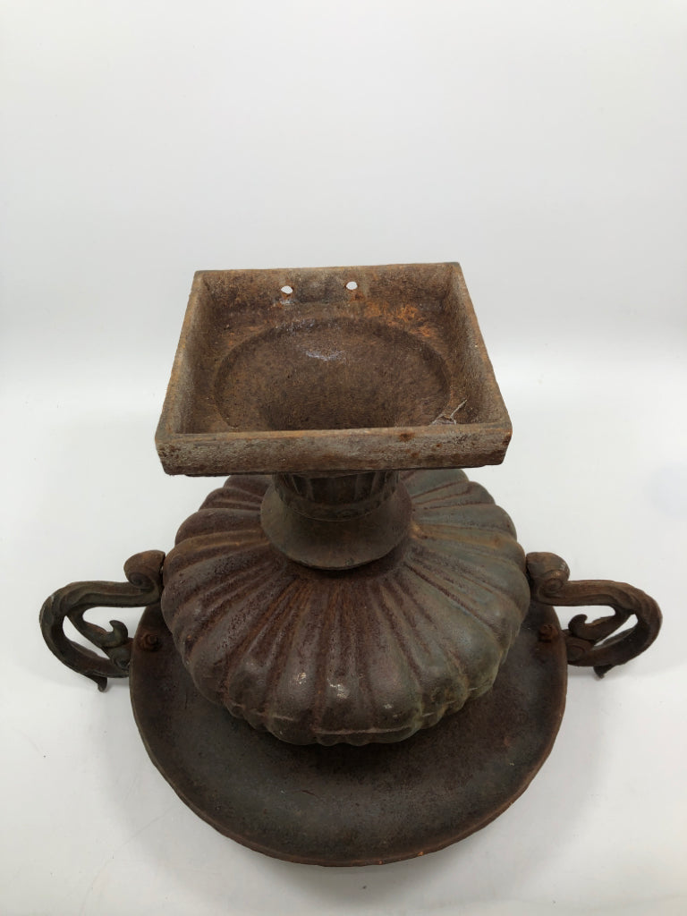 VINTAGE HEAVY METAL URN-STYLE PLANTER.