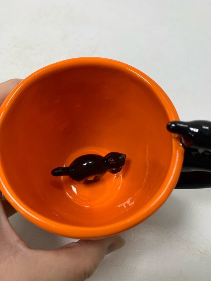 ORANGE W/ BLACK POLKA DOTS/CAT MUG.
