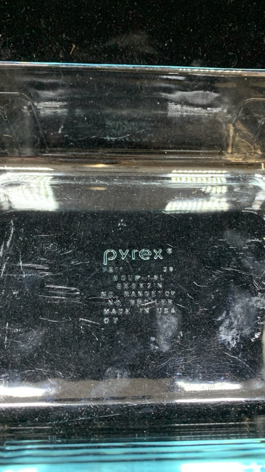 BLUE GLASS PYREX BAKING DISH.