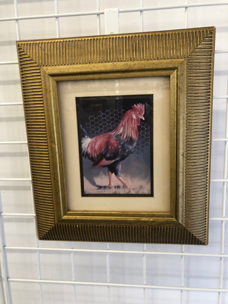 ROOSTER PRINT FACING RIGHT IN GOLD FRAME.