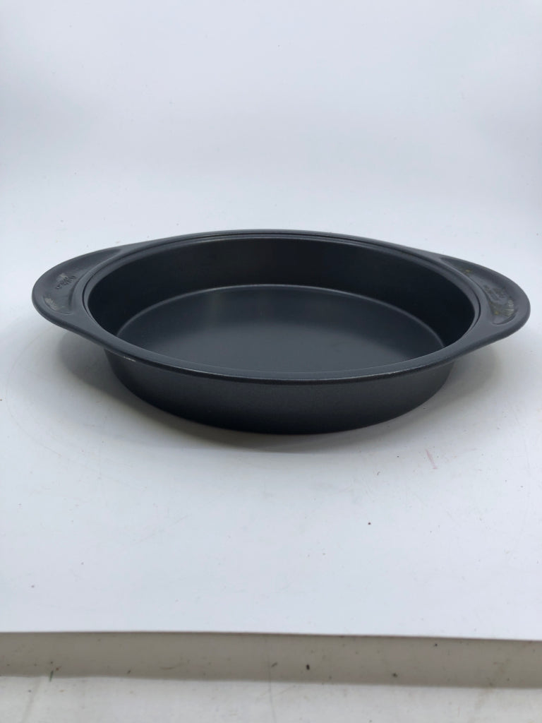 WILTON METAL CAKE PAN.