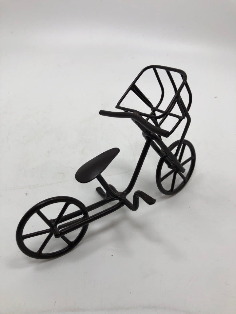 SM METAL BICYCLE DECOR.