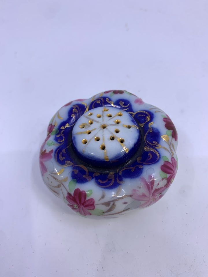 VTG MINI HAIRPIN HOLDER W/PINK FLOWERS.