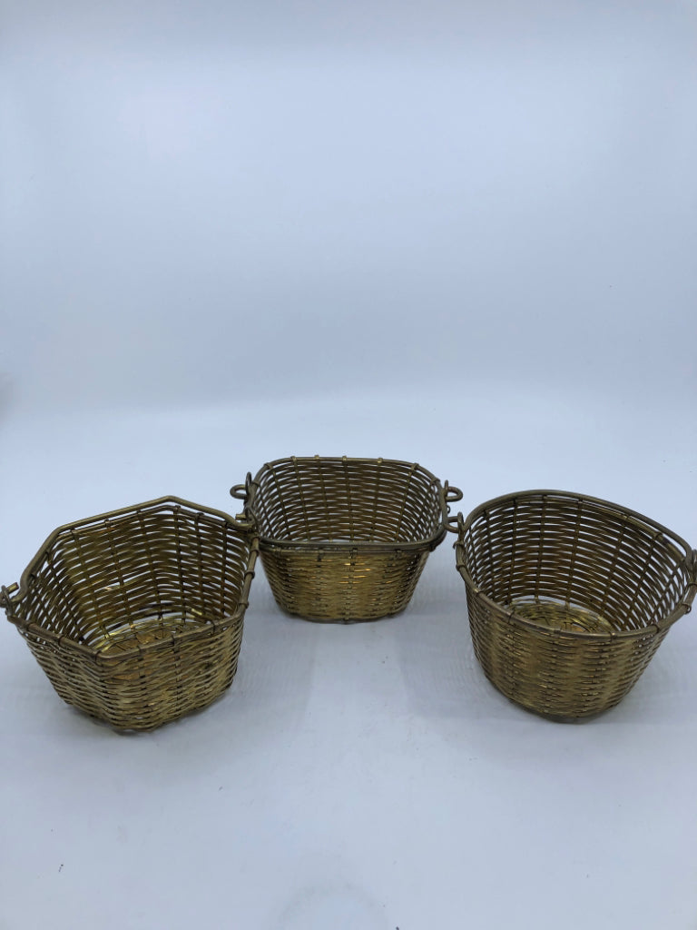 3 GOLD METAL BASKETS W/HANDLES.